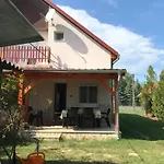 Lukacs Nyaralohaz Ferienhaus Balatonfenyves