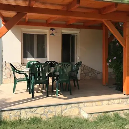 Lukacs Nyaralohaz Balatonfenyves
