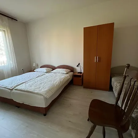 Lukacs Nyaralohaz Balatonfenyves