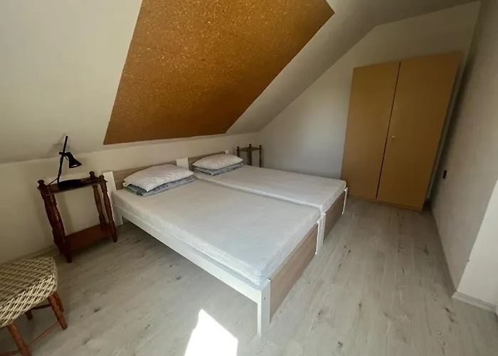 Lukacs Nyaralohaz Balatonfenyves